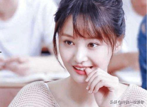 娱乐圈吃瓜酱七七,揭秘七七的吃瓜传奇